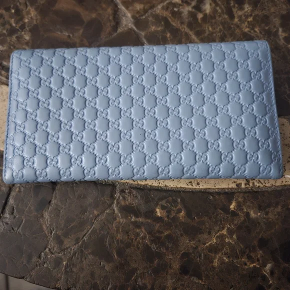 Gucci MicroguccisimoLeather Continental Flap Wallet in mineral blue